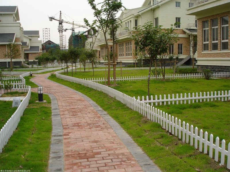 甘南州PVC草坪护栏